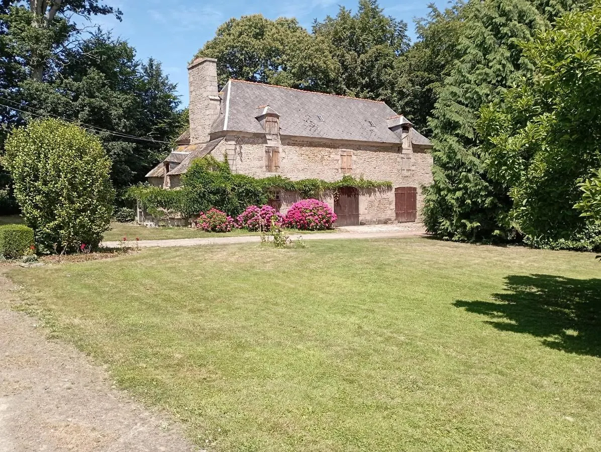 Chateau Du Bois-Riou Quévert Bed & Breakfast